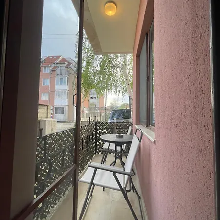 2025 Avi Jacuzzi For A Family With Kids *