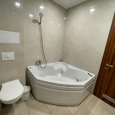 Appartement 2025 Avi Jacuzzi For A Family With Kids Varna